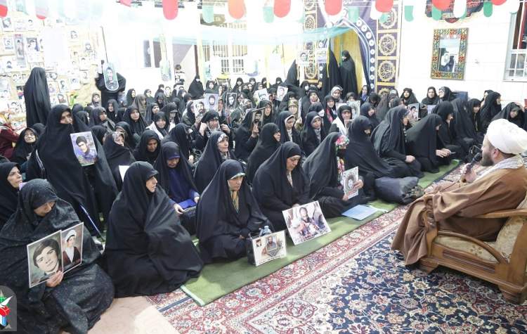 گردهمایی 200 خواهر شهید سراسر کشور در مشهد مقدس