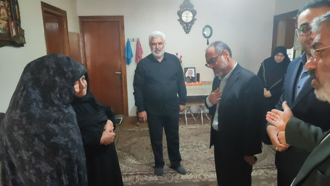 تجلیل مدیر کل بنیاد مازندران از خانواده های شهدای شهرستانهای کلاردشت، چالوس و نور