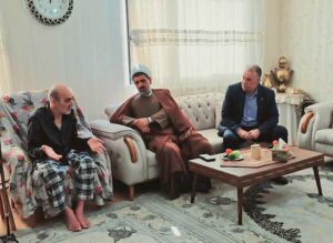 “دیدار مسئولان بنیاد شهید قم با دو جانباز سرافراز دوران دفاع مقدس در بستر بیماری”