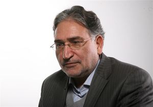 نوریزاد خطاب به پهلوی: به ایران بیا و به زندان برو!