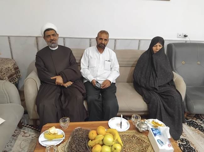 دیدار مدیرکل بنیاد شهید قم با جانباز رضا باقری به مناسبت ولادت حضرت زینب(س) و روز پرستار