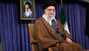 رهبر انقلاب خطاب به رئیس جمهور آمریکا: اصلاً شما چه کاره هستی؟!