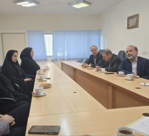 “بازدید مدیرکل اشتغال و کارآفرینی از روند مشاوره و راهنمایی شغلی ایثارگران در منطقه چهار تهران”