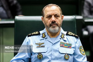 وزیر دفاع: تولیدات دفاعی کشور اکنون بالاتر از سطح جنگ ۱۲ روزه است