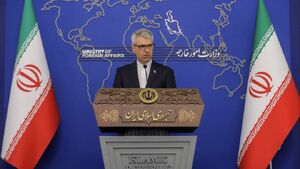 بقائی بسته خواندن حریم هوایی ونزوئلا توسط ترامپ را محکوم کرد