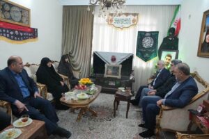 تجلیل رییس بنیاد شهید و امور ایثارگران از خانواده شهید «محسن شاه نظری»