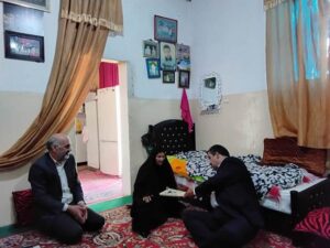 دیدار مدیرکل بنیاد شهید بوشهر با خانواده‌های شهدا و جانبازان در شهرستان دیلم