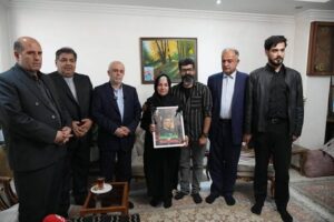 تجلیل رئیس بنیاد شهید و امور ایثارگران از خانواده شهید «آروین محمدی»