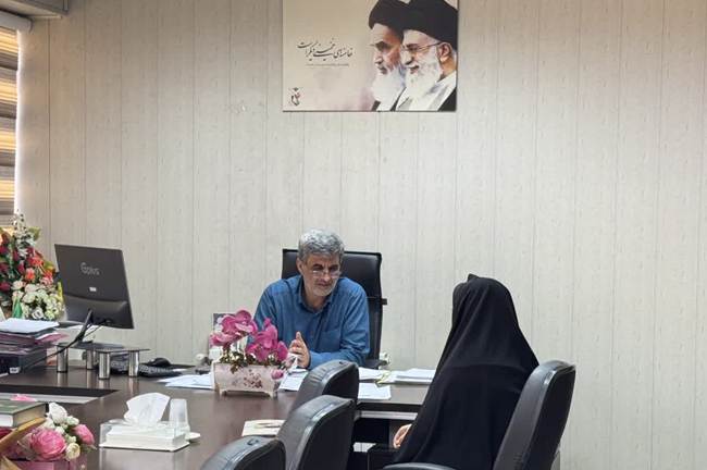 دیدار مدیرکل بنیاد شهید همدان در برنامه «سه‌شنبه‌های ملاقات مردمی» با ۵۲ خانواده شهدا
