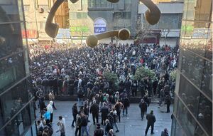 در تجمعات اعتراضی مرکز تهران چه می‌گذرد