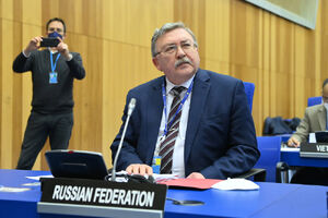 اولیانوف بر حق ایران برای حفظ برنامه هسته‌ای خود تأکید کرد