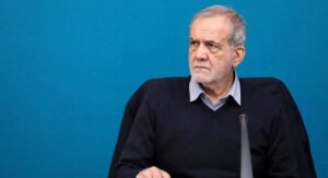 انتقاد ۲ روزنامه اصلاح طلب از دولت:  حتما باید بازار اعتراض کند تا صدای مردم را بشنوید؟