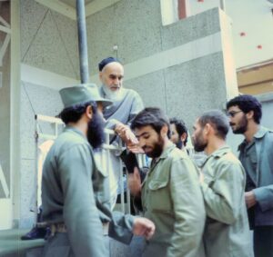 با خون شهدا برای خودتان مقام نسازید؛