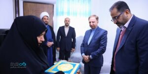 تجلیل مدیرعامل و عضو هیأت‌مدیره بانک دی از مادر شهید جنگ ۱۲ روزه