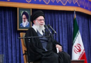 حق با بازاریان است