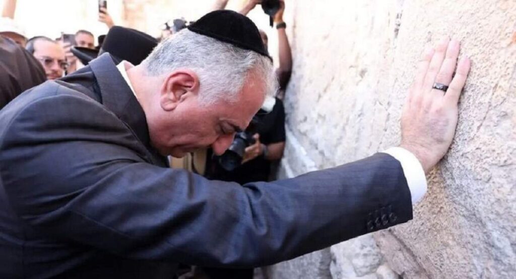 چرا پارلمان اروپا درخواست ربع پهلوی برای سخنرانی را رد کرد؟