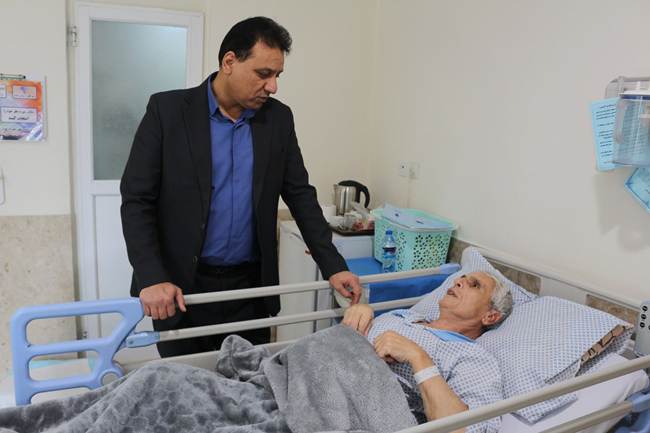 مدیرکل جدید بنیاد شهید کرمانشاه از جانباز ۷۰ درصد سیاوش امامی عیادت کرد