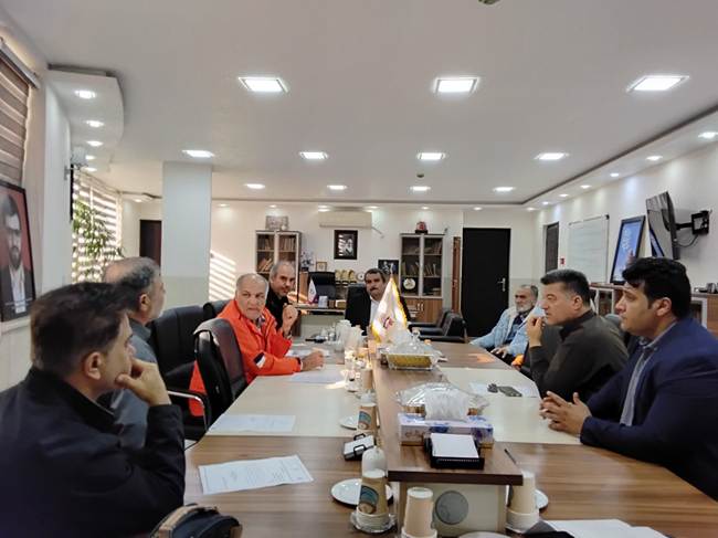 ملاقات عمومی مدیرکل بنیاد شهید بوشهر با سی نفر از خانواده‌های شاهد و ایثارگر