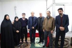 دلجویی مدیرکل بنیاد شهید و امور ایثارگران استان مرکزی از خانواده شهید مدافع امنیت «قاسم عزیزی»