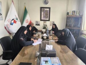 تأکید مدیرکل بنیاد شهید خراسان رضوی بر تکریم ایثارگران در دیدار چهره‌به‌چهره با خانواده‌های شهدا