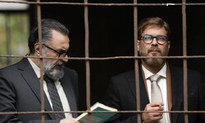 «غبار میمون»؛ سقوط آزاد یک کمدی‌ساز در ژانر امنیتی