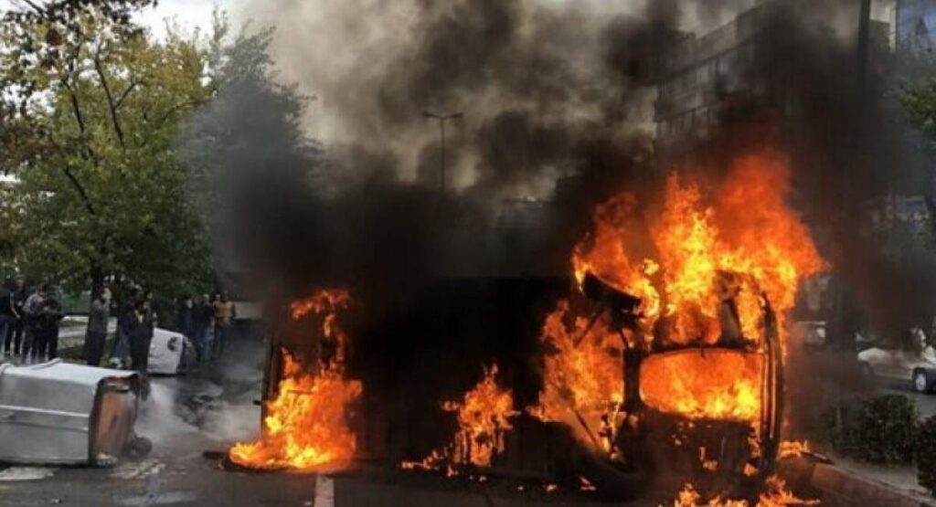 تهدید روزنامه اصلاح طلب به دور جدید اغتشاشات