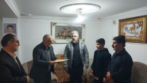 تجلیل معاون توسعه مدیریت و منابع بنیاد و مدیرکل بنیاد مازندران از خانواده شهدای اغتشاشات تروریستی اخیر