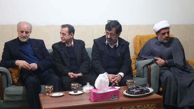 استاندار قم در دیدار با خانواده شهید محمد نوری: تکریم خانواده‌های شهدا وظیفه‌ای شرعی، ملی و انقلابی است