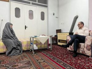 دیدار مدیرکل بنیاد مازندران با سه خانواده شهید در ساری