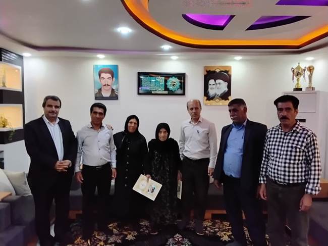 مدیرکل بنیاد شهید بوشهر با خانواده‌های شهدا و ایثارگران بخش بوشکان دیدار کرد