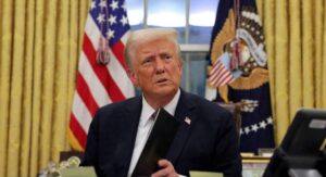 دست و پا زدن اپوزیسیون برای توجیه درماندگی ترامپ