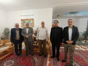 دیدار سرپرست بنیاد شهید استان اصفهان با خانواده‌های معظم شهدا و جانبازان ۷۰ درصد نطنز به مناسبت دهه فجر