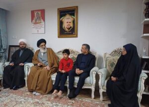 تجلیل نماینده ولی‌فقیه در استان البرز و مدیرکل بنیاد شهید البرز از خانواده‌های شهدا