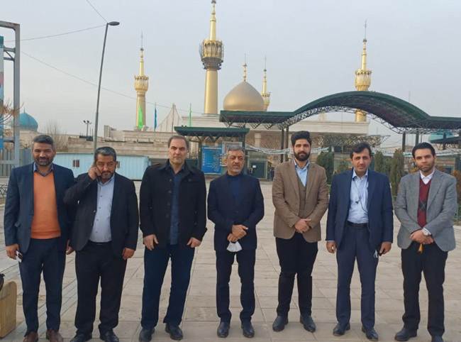 تجدید میثاق مدیرکل و کارکنان بنیاد البرز با آرمان‌های امام راحل(ره)