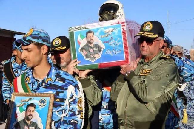 تشییع پیکر سرهنگ خلبان شهید مهدی فیروزمند در پایگاه هوایی شهید محمد نوژه