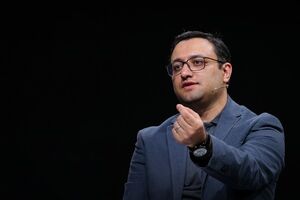 مشاور رئیس مجلس: ترامپ باید درد را لمس کند