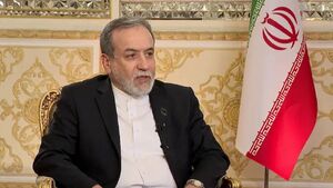 واکنش عراقچی به غرق شدن ناوچه دنا: پشیمان می‌شوید
