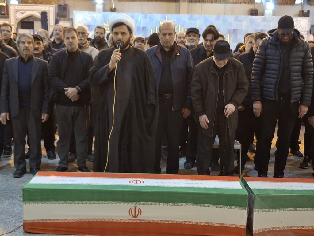 حضور عباسعلی رضایی مدیرکل بنیاد شهید و امور ایثارگران تهران بزرگ در مراسم تشییع و اقامه نماز بر پیکر مطهر شهدای والامقام در گلزار شهدای بهشت زهرا(س)