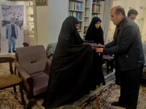 دیدار مدیرکل بنیاد شهید تهران بزرگ با خانواده شهیدان مرادی و سرلشکر شهید احمد جعفری