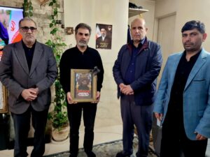 دیدارعباسعلی رضایی، مدیرکل بنیاد شهید و امور ایثارگران تهران بزرگ با خانواده شهید والامقام رضا حسینی