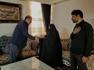 دیدار عباسعلی رضایی، مدیرکل بنیاد شهید و امور ایثارگران تهران بزرگ، با خانواده‌های معزز شهدای جنگ رمضان