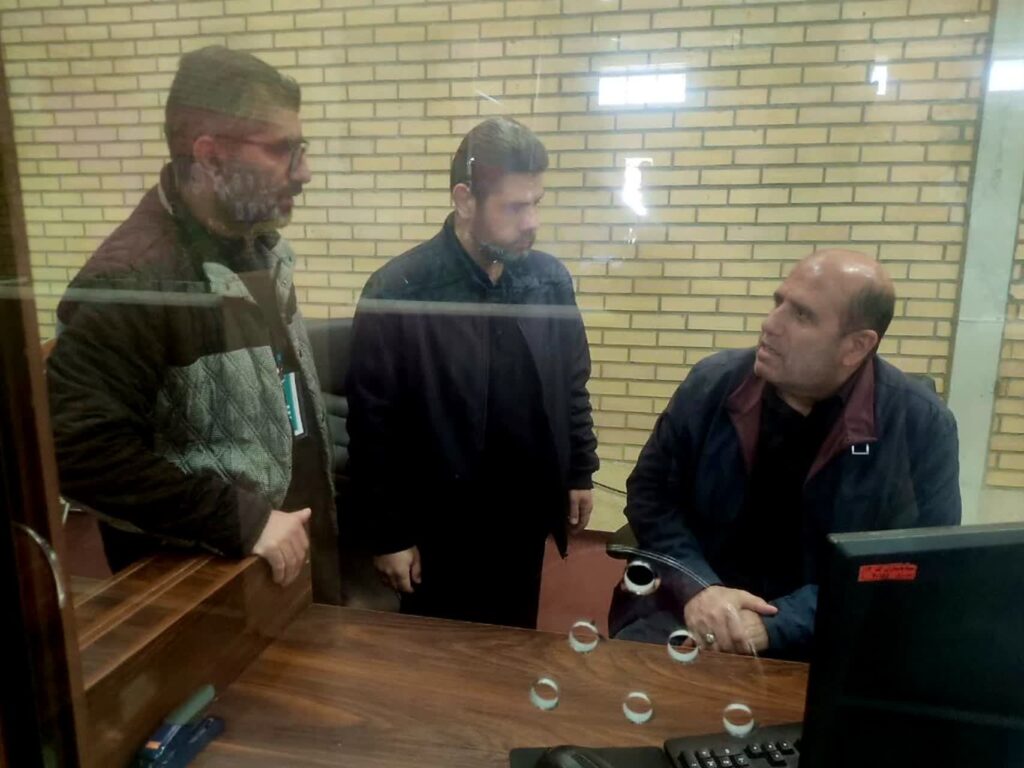 حضور عباسعلی رضایی، مدیرکل بنیاد شهید و امور ایثارگران تهران بزرگ در میز خدمت بنیاد شهید در معراج شهدا