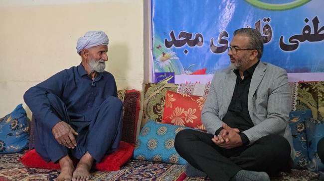 سفر یک‌روزه مدیرکل بنیاد شهید و امور ایثارگران استان سیستان و بلوچستان به حوزه سیستان با خانواده‌های معزز شهیدان
