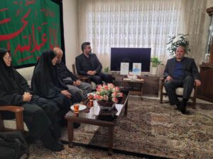 تجلیل رئیس مرکز حراست بنیاد شهید و امور ایثارگران از خانواده معظم شهیدان شادکامی