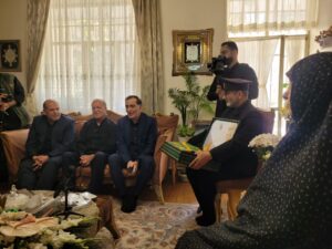 دیدار معاون رئیس‌جمهور و رئیس بنیاد شهید و امور ایثارگران با خانواده بسیجی شهید امیرحسین رشیدی