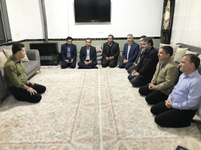 تجلیل از خانواده های معظم شهدای جنگ رمضان در ۴ شهرستان ایلام