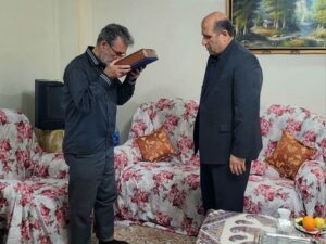 تجلیل مدیرکل بنیاد شهید و امور ایثارگران تهران بزرگ از خانواده‌های «شهیدان میرسعید قاضی و هوشیار»
