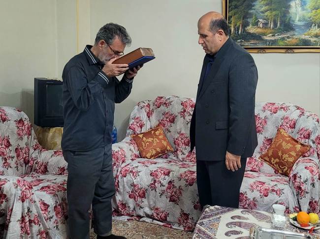 تجلیل مدیرکل بنیاد شهید و امور ایثارگران تهران بزرگ از خانواده‌های «شهیدان میرسعید قاضی و هوشیار»