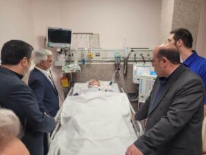 دیدار معاون بهداشت و درمان بنیاد شهید و امور ایثارگران با جانباز ۷۰ درصد