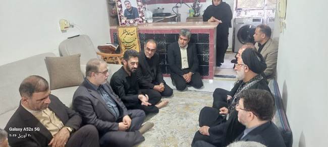 تجلیل از خانواده ی شهید والامقام “سیدعلی احمدنژاد” از شهدای جنگ رمضان